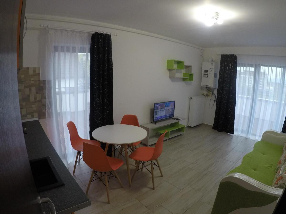 Ama Apartament Cu Terasa 50 Mp & Parcare Brasov Luaran gambar