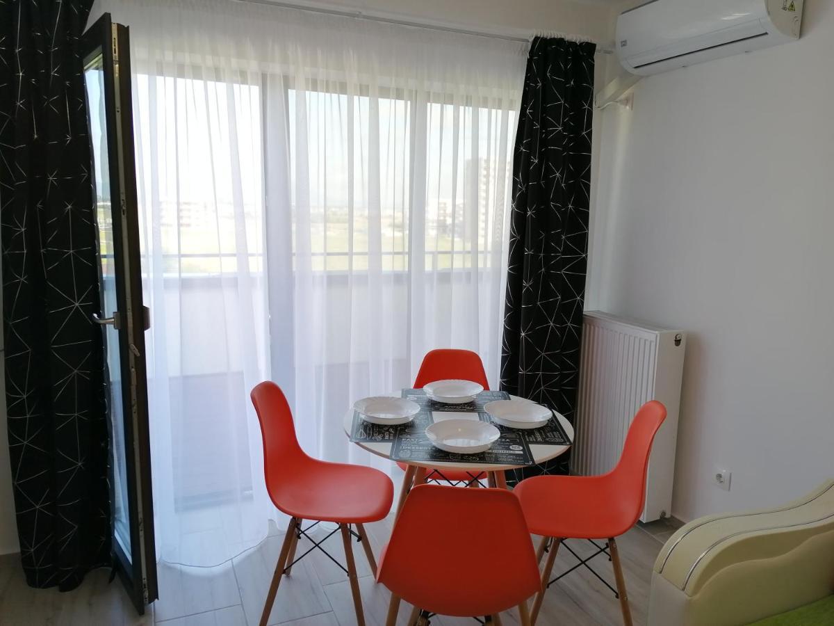 Ama Apartament Cu Terasa 50 Mp & Parcare Brasov Luaran gambar