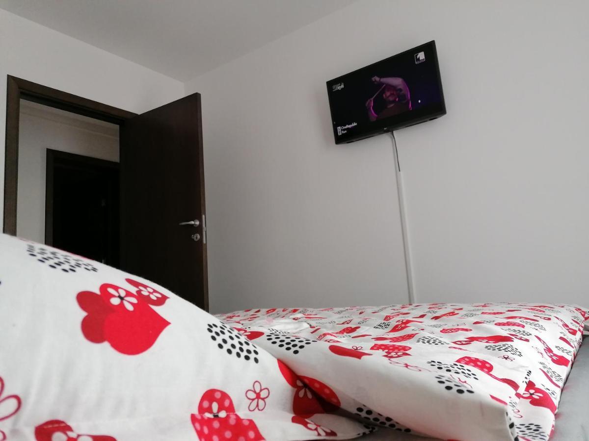 Ama Apartament Cu Terasa 50 Mp & Parcare Brasov Luaran gambar