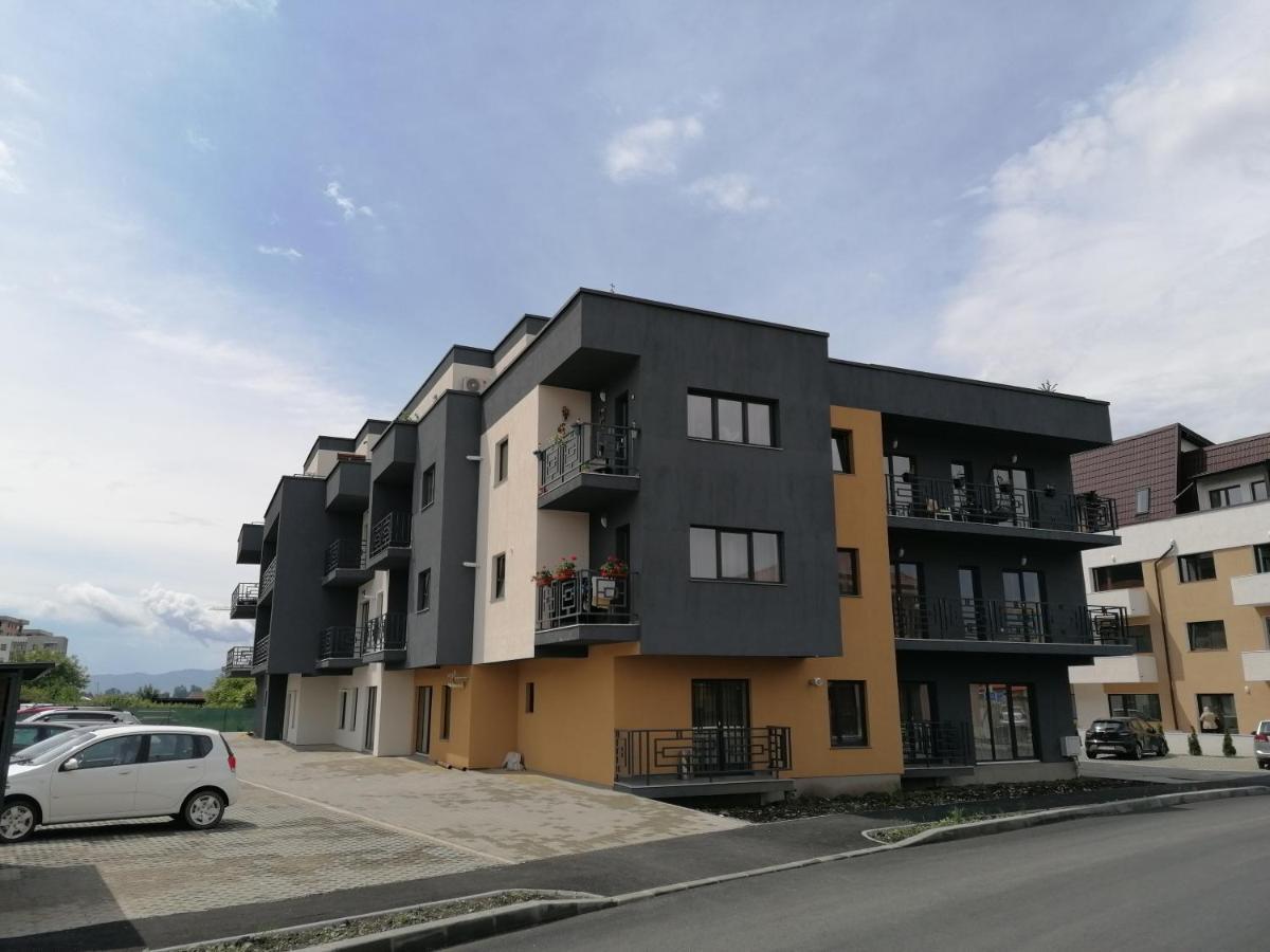 Ama Apartament Cu Terasa 50 Mp & Parcare Brasov Luaran gambar