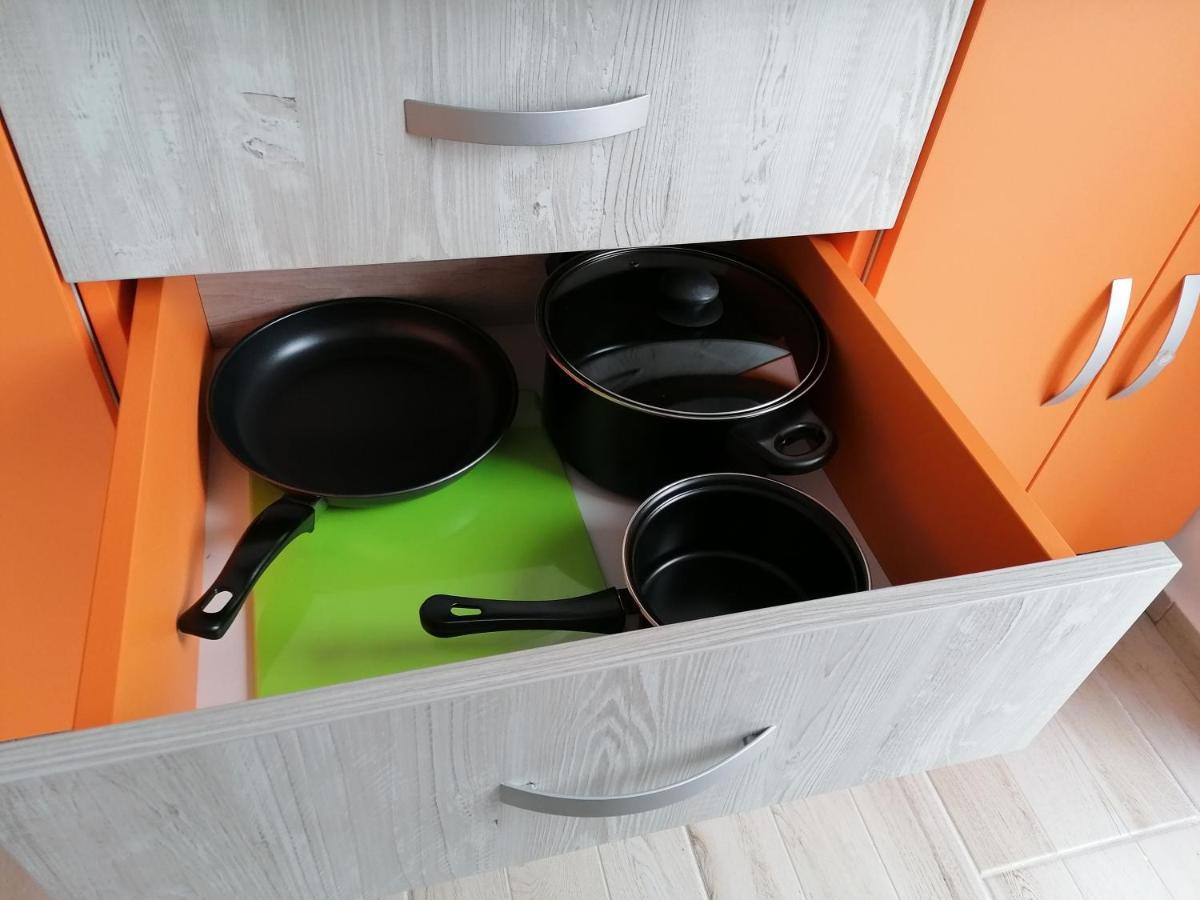 Ama Apartament Cu Terasa 50 Mp & Parcare Brasov Luaran gambar