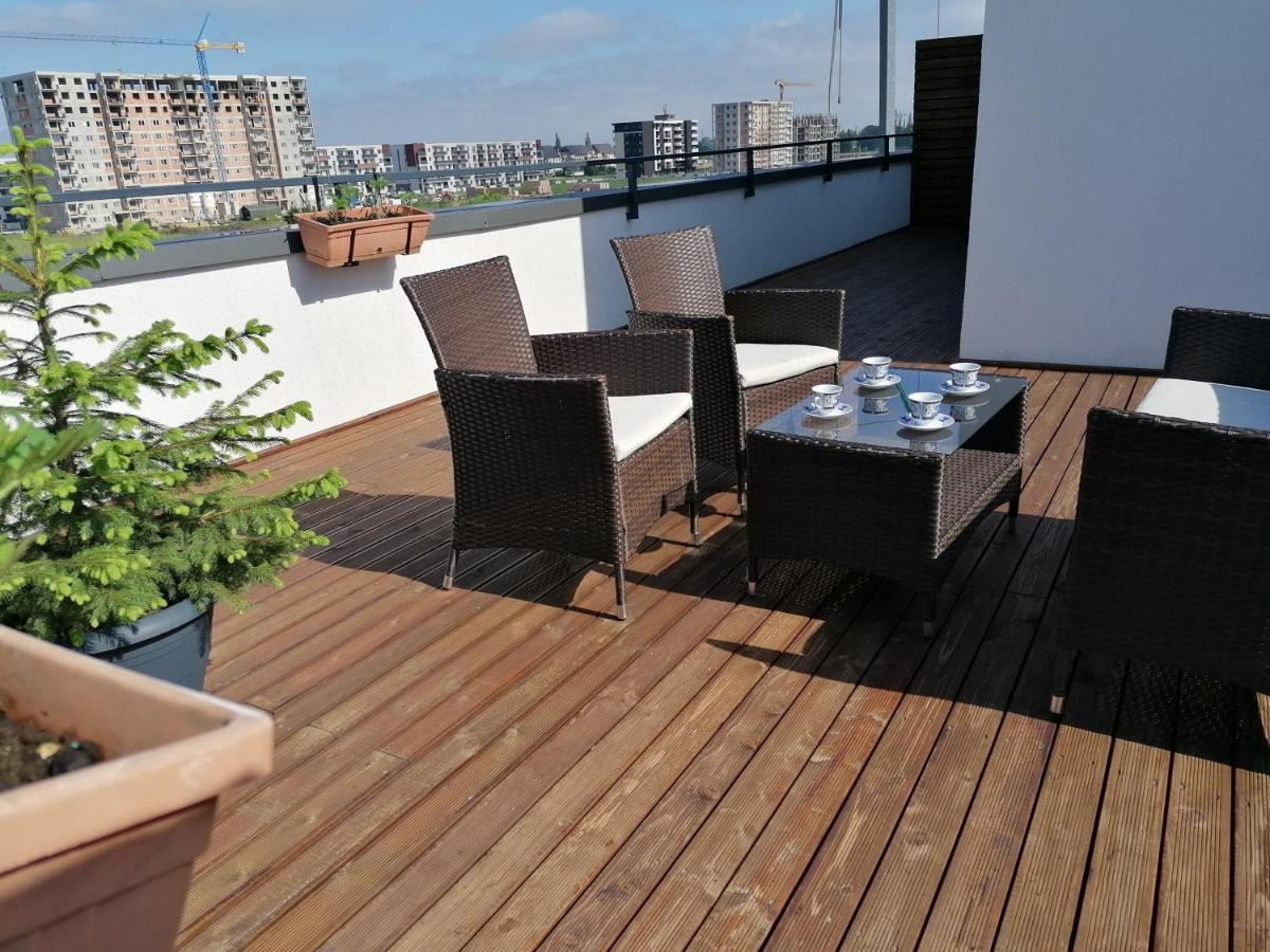 Ama Apartament Cu Terasa 50 Mp & Parcare Brasov Luaran gambar
