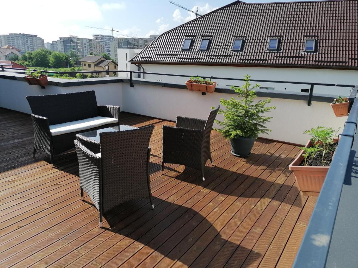 Ama Apartament Cu Terasa 50 Mp & Parcare Brasov Luaran gambar