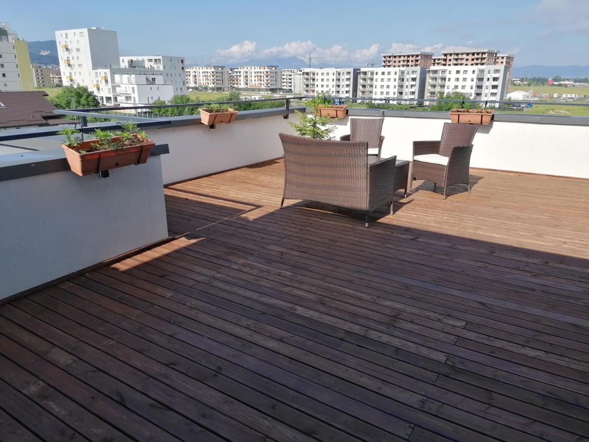 Ama Apartament Cu Terasa 50 Mp & Parcare Brasov Luaran gambar
