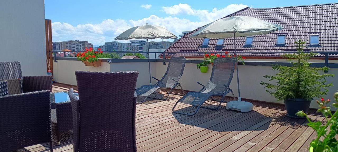 Ama Apartament Cu Terasa 50 Mp & Parcare Brasov Luaran gambar